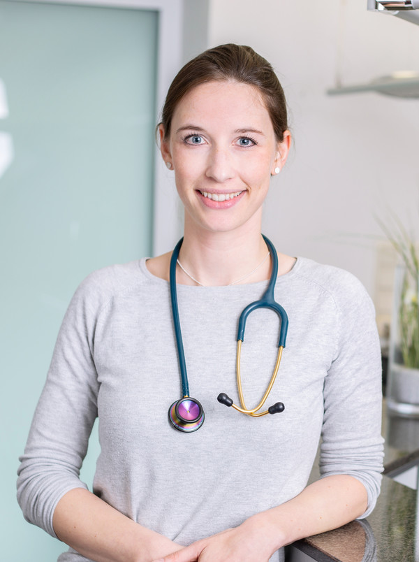 Elena Pudel - Fachärztin Für Proktologie Und Allgemeinmedizin Johanna Isa Deutsch | Marl Hausarzt Allgemeinmedizin Internist